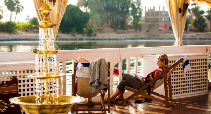 Amoura Dahabiya Nile Cruise x