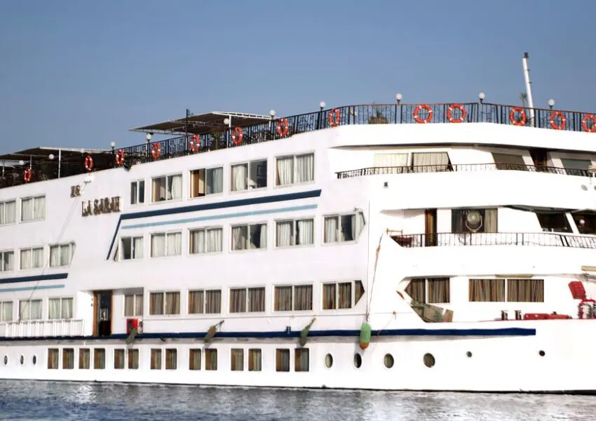 LA Sara Nile Cruise x