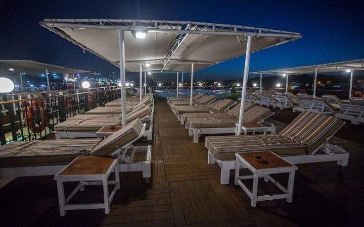LA Sara Nile Cruise x