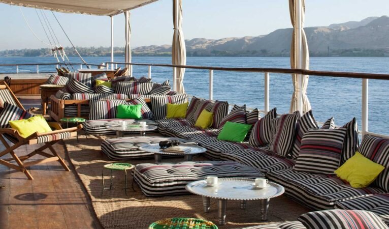 Malouka Dahabiya Nile Cruise x