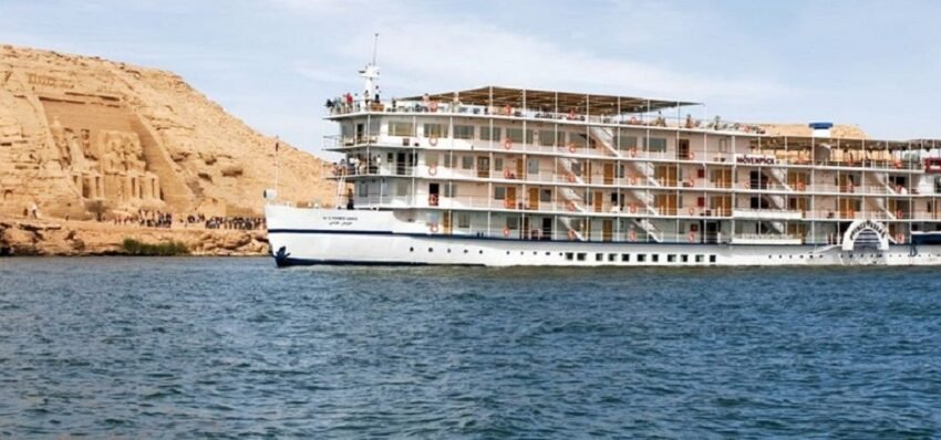 Movenpick Prince Abbas Lake Cruise x