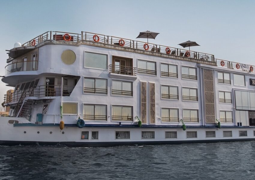 Nebu Nile Cruise x