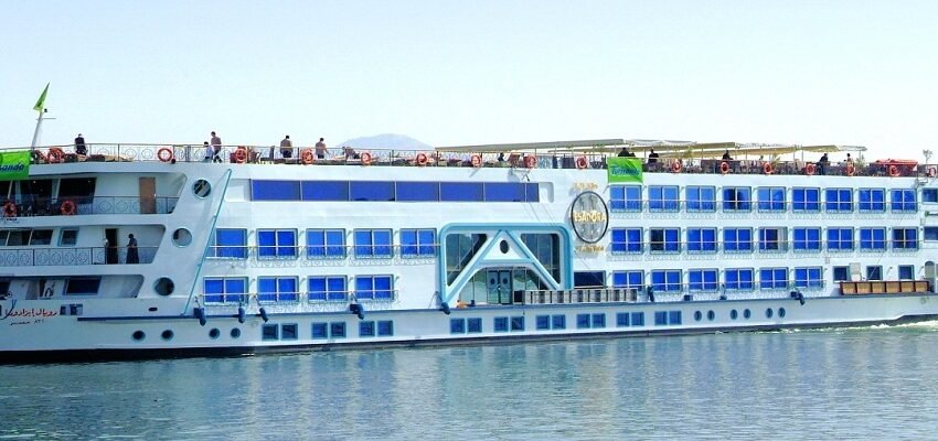 Royal Esadora Nile Cruise x