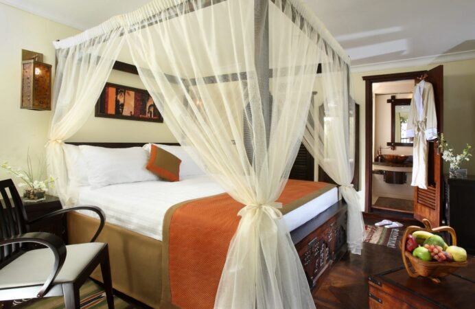 Sonesta Amirat Dahabiya Nile Cruise x