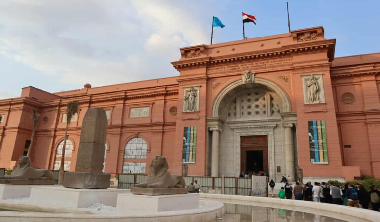 museo egipcio cairo x